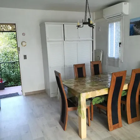 Apartment Classe 3 Etoiles Au 1er Etage D'une Maison Avec Jardin Dans Un Quartier Calme *